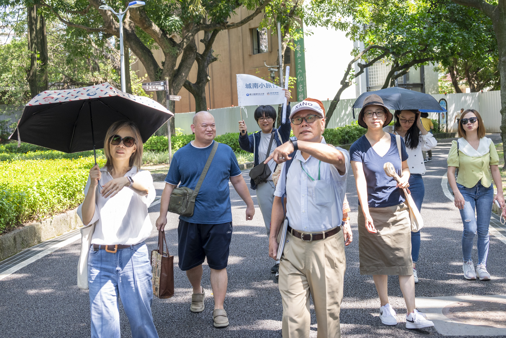 蔡照益老師帶領中心教師走讀二二八國家紀念公園