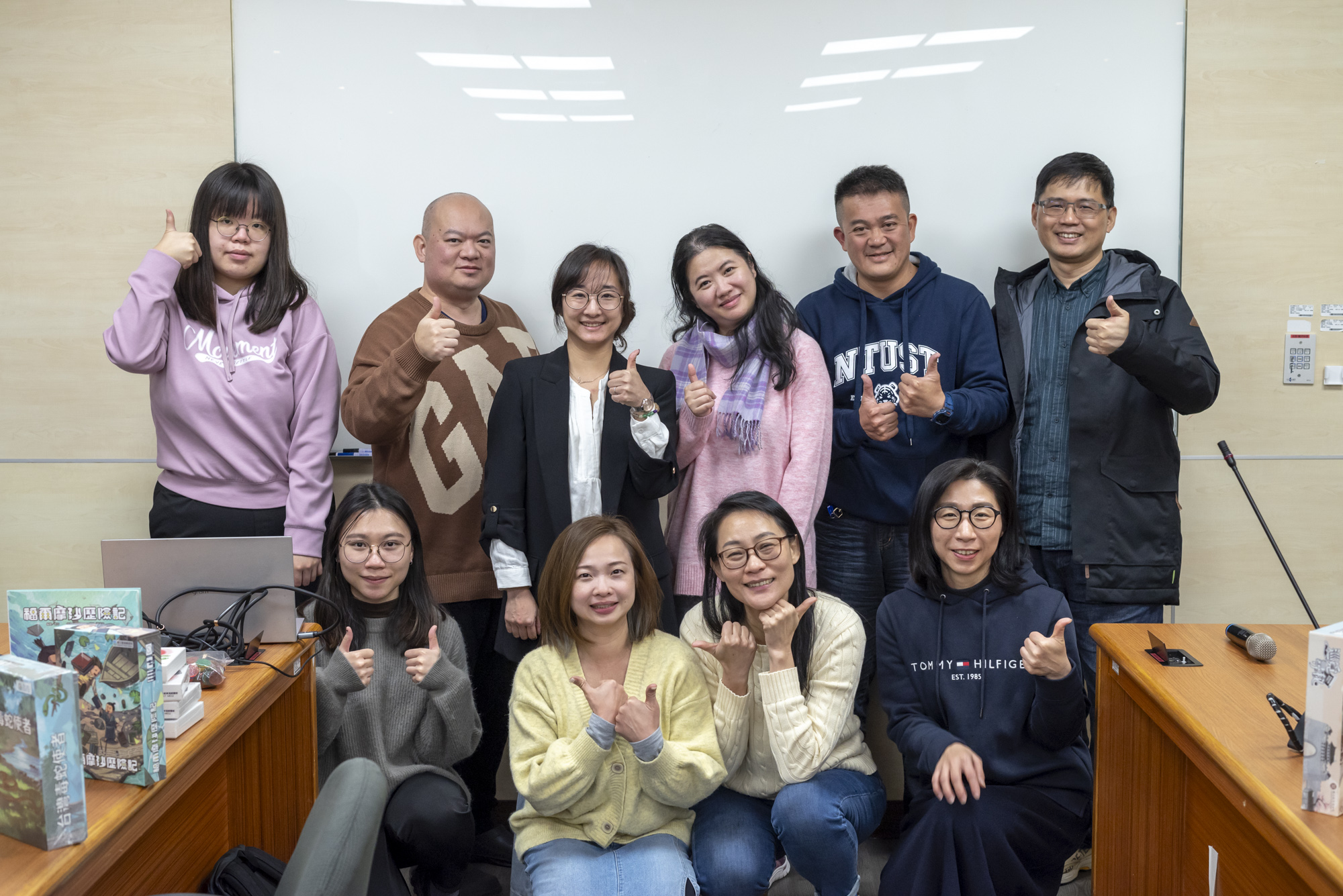 通識中心師長、同仁與本日講者-郭芝辰營運長合影留念