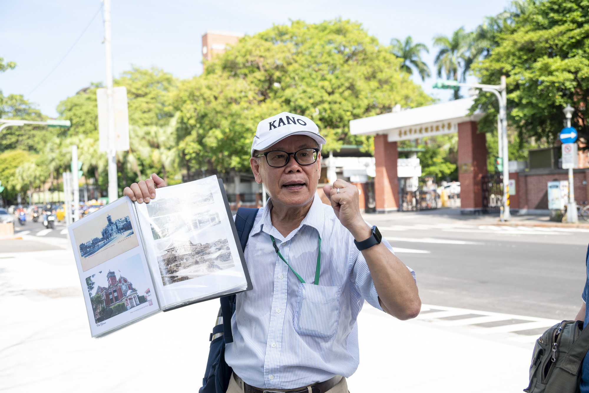蔡照益老師結合圖片資料、現場建物，講述當年政經局勢與事件脈絡