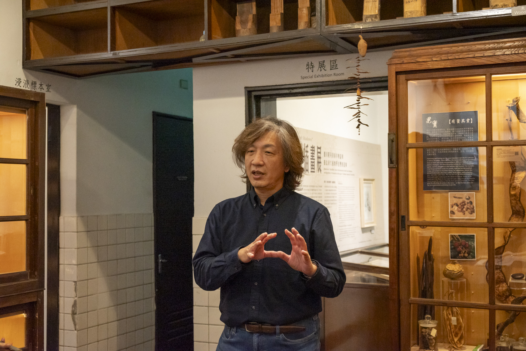 當日特邀臺大胡哲明教授導覽植物標本館，解惑館藏保存秘聞、空間展示之規劃
