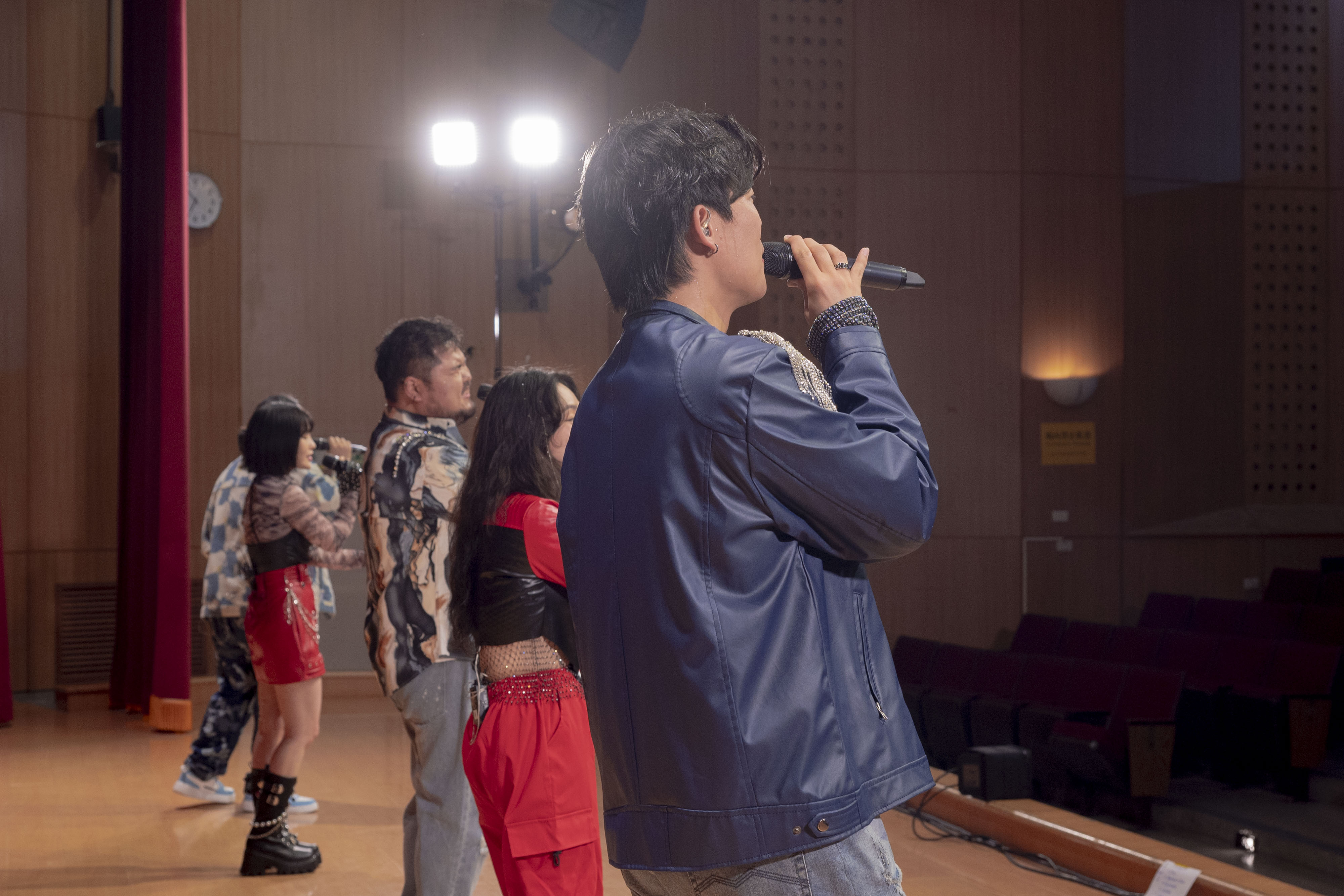 演出