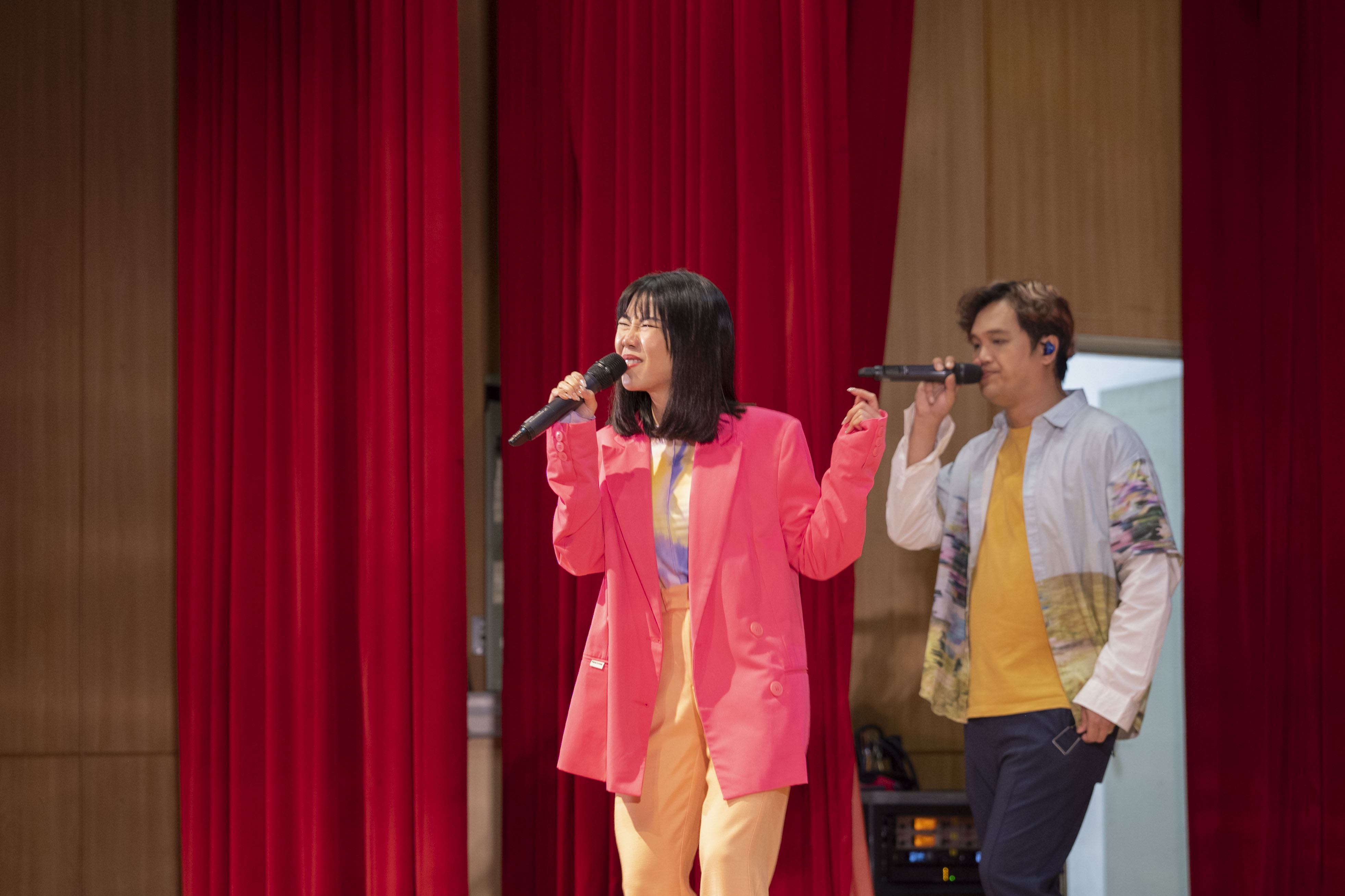 表演