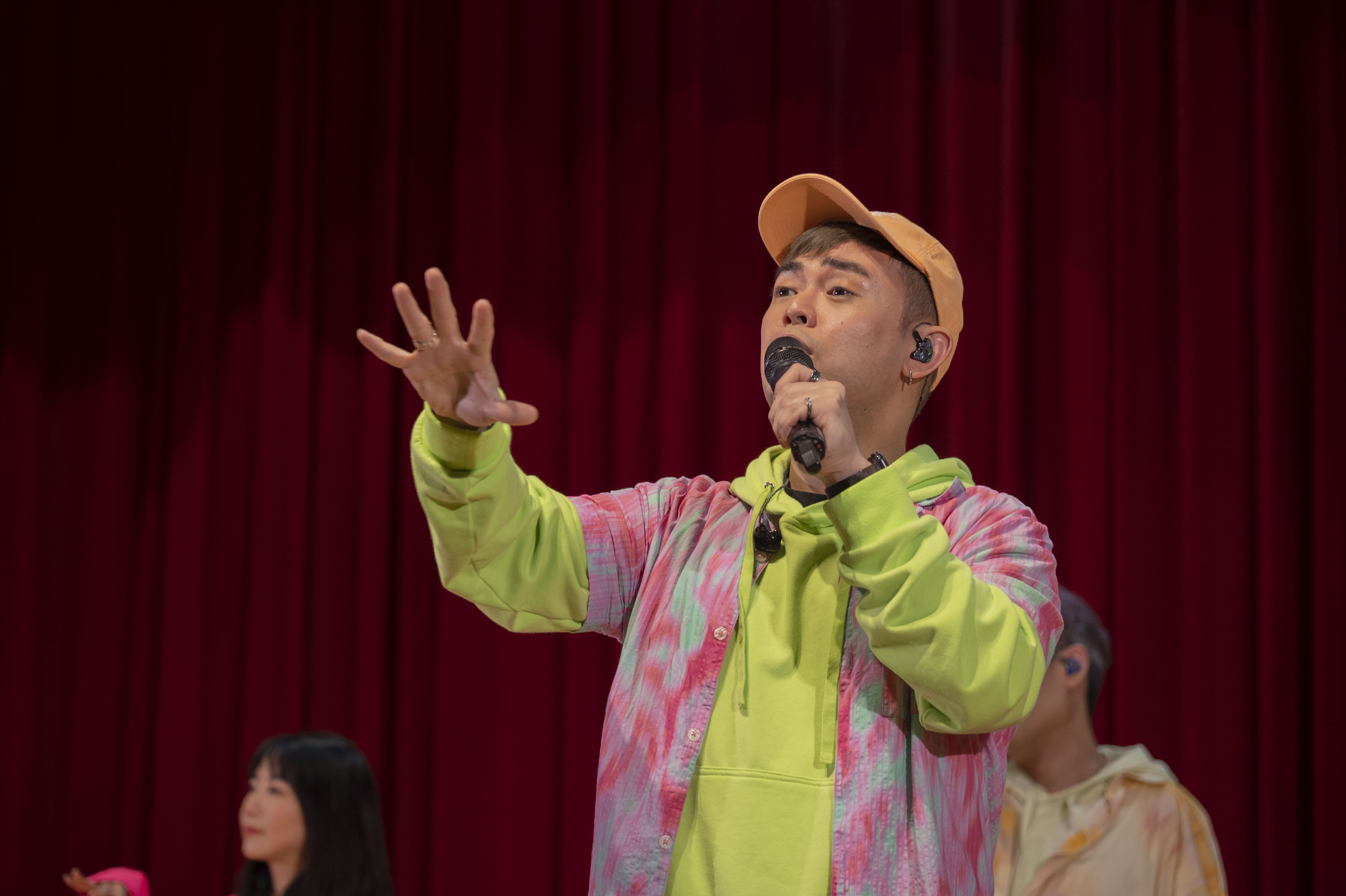 表演